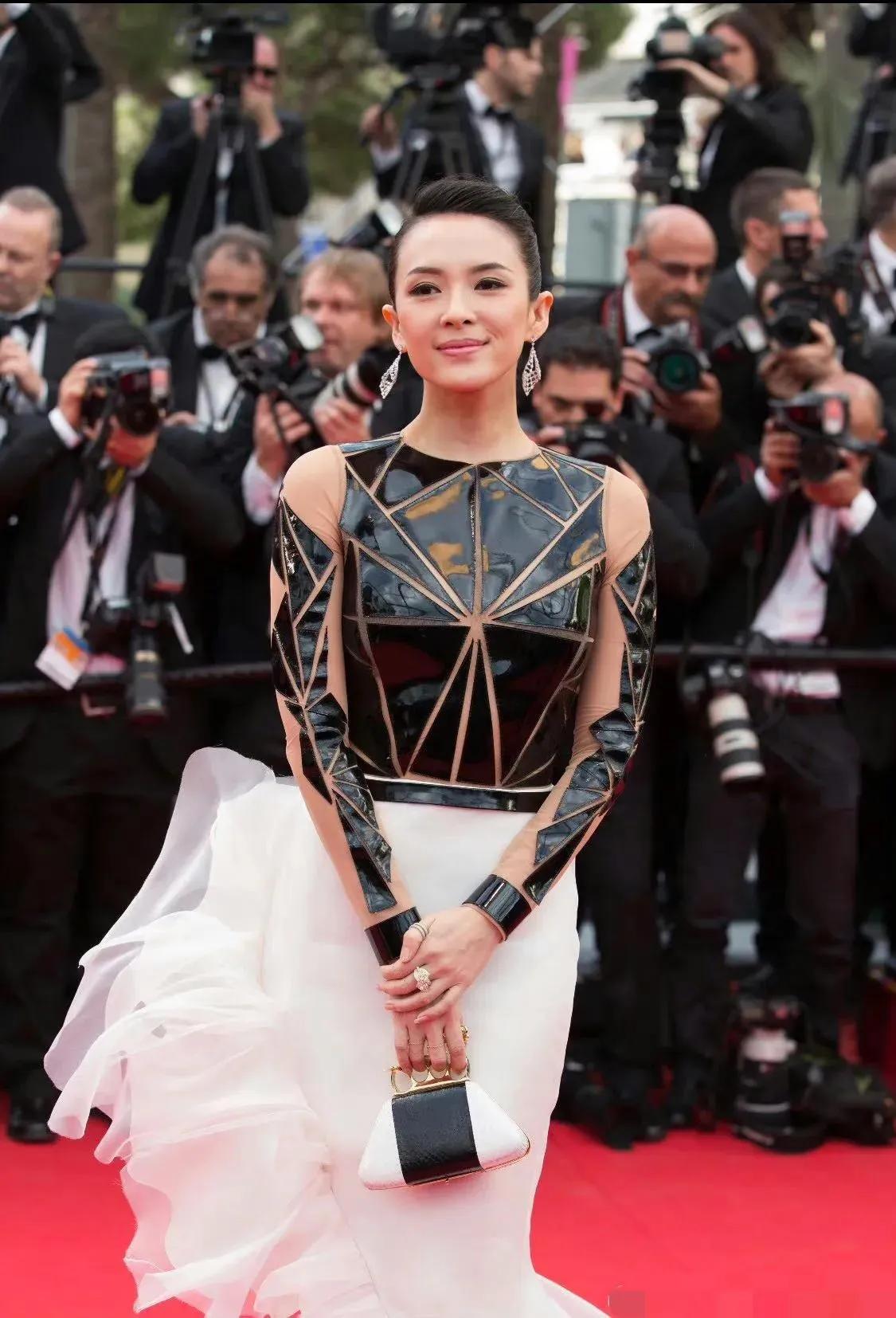 章子怡栽了！《酱园弄》宣传声势如雷，却被批“悬疑爱情四不像”。影后演技受限于