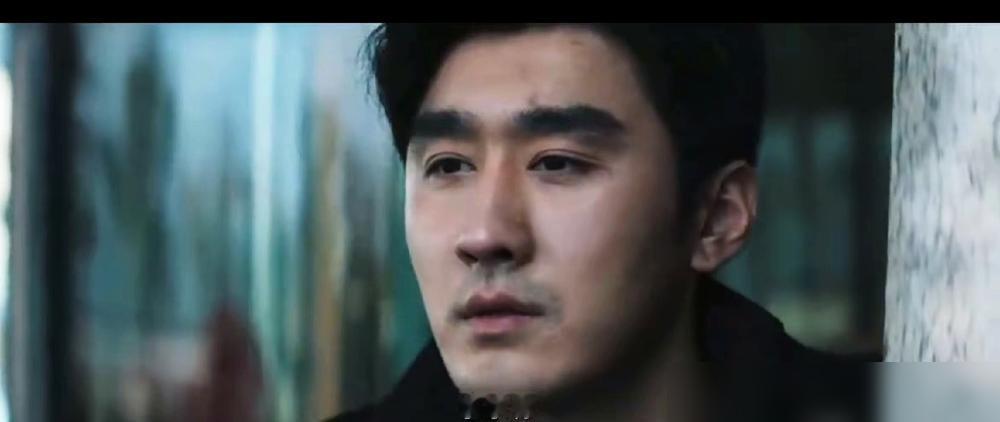 别骂《危险关系》选角瞎！41岁李思博的包浆脸，是导演故意埋的狠招。你肯定眼熟