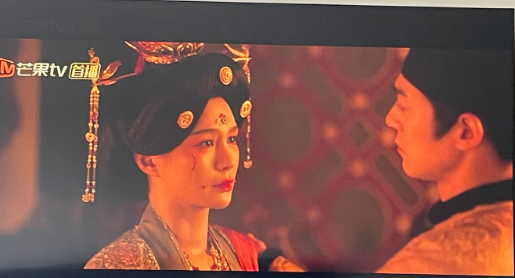 第一次在不是男女主的剧里，看到皇上和爱妃有吻戏的，男女主还没亲上呢