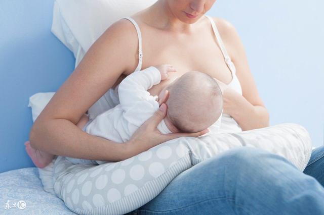 你以为喂母乳都是很温馨的场景 妈妈: 每次都像去地狱走了一回