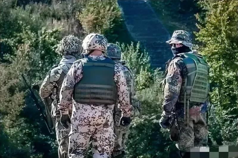 7月12日，据塔斯社最新消息，俄罗斯英勇的战士们成功将乌克兰武装力量驱逐出位于苏