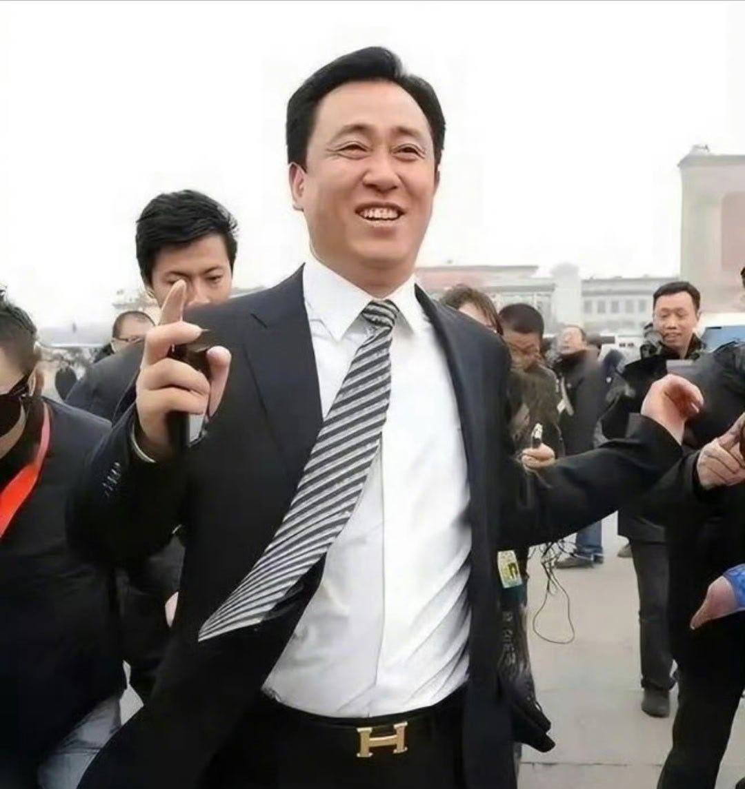 【许家印两个儿子也判了被判有期徒刑】许家印前妻信托是否被打穿前首富恒大许家印，