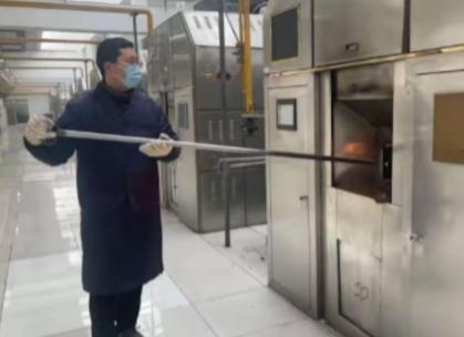 一位在火葬场奉献大半辈子的老者向我透露，多达90%之人并不知晓，遗体火化后，和大