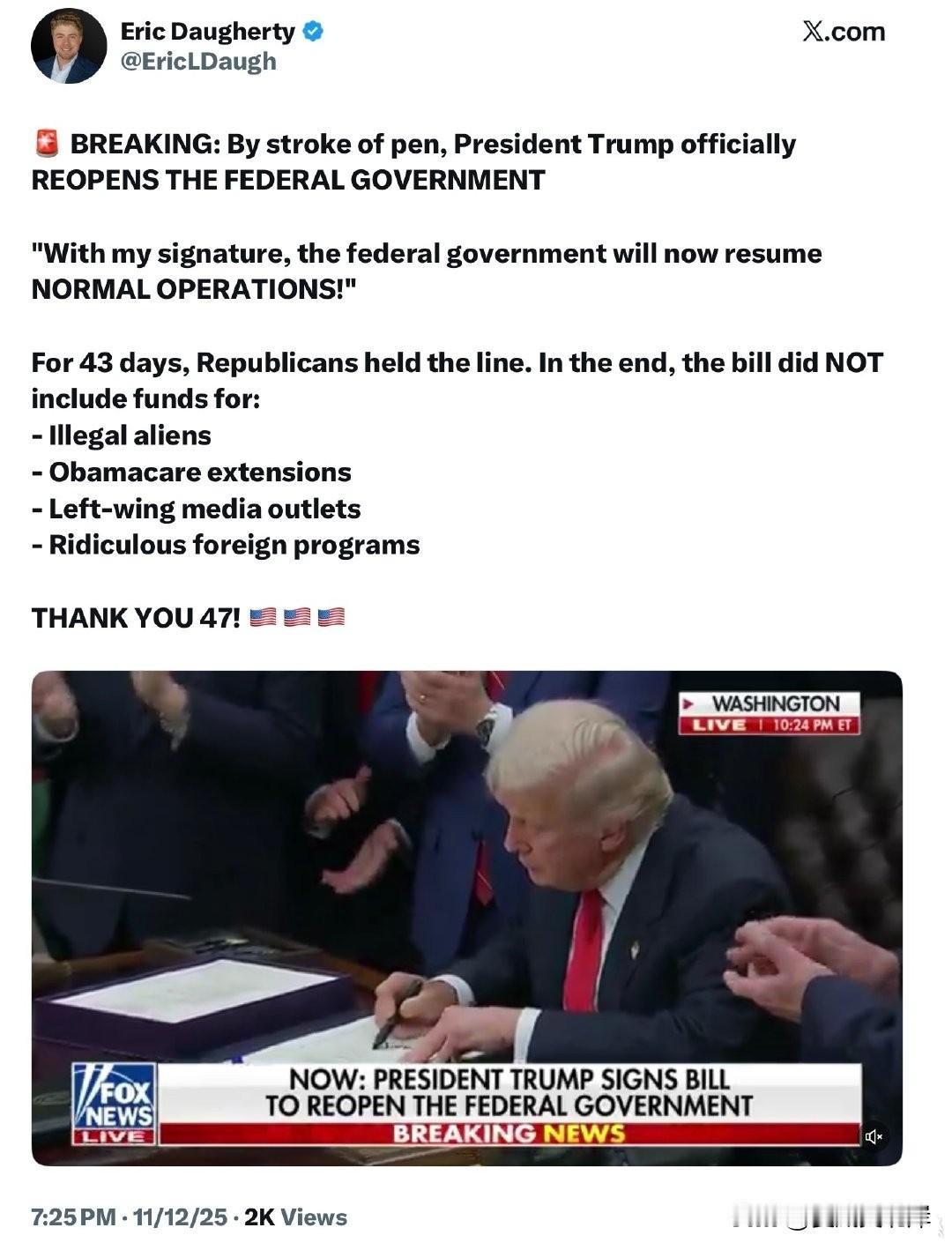 突发新闻：川普总统大笔一挥，正式宣布重新开放联邦政府！“随着我签署这项法