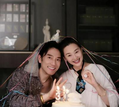 林依轮结婚30年狂撒糖，整容疑云却被他轻松化解！宝子们，娱乐圈又整出大动静啦！