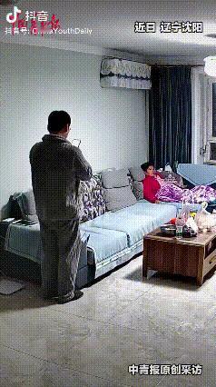 “看哭了。”辽宁，一男子带着咳嗽老不好的妈妈去医院看病，结果查出来肺里有个小结节