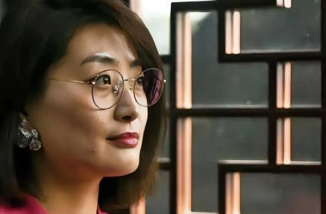 别只看宗馥莉和杜建英斗！宗馥莉这事还真不是简单争产那段时间她根本没闲着