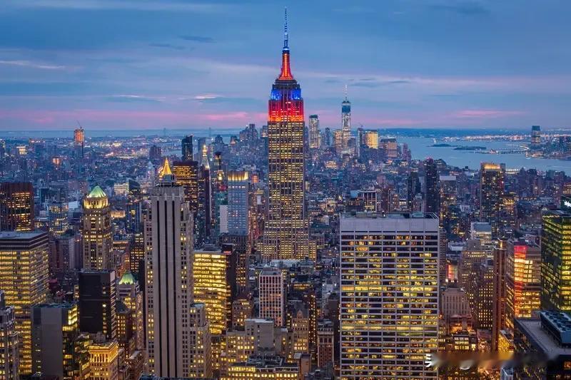 全球通胀,中国却有通缩迹象。从数据看,美国通胀率超2%,中国通胀率-0.1%