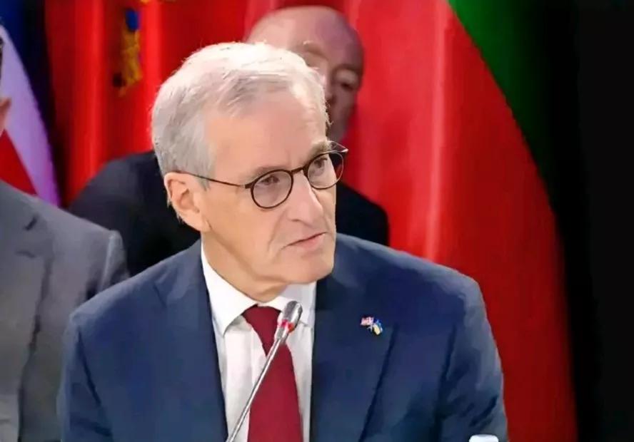 挪威将与乌克兰联合生产无人机。《费加罗报》报道，当地时间27日，挪威首相斯特