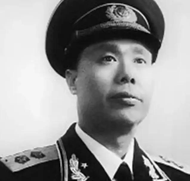 1943年，新四军13团惨遭伏击，不料双方一接火，团长饶守坤就察觉到不正常，突然