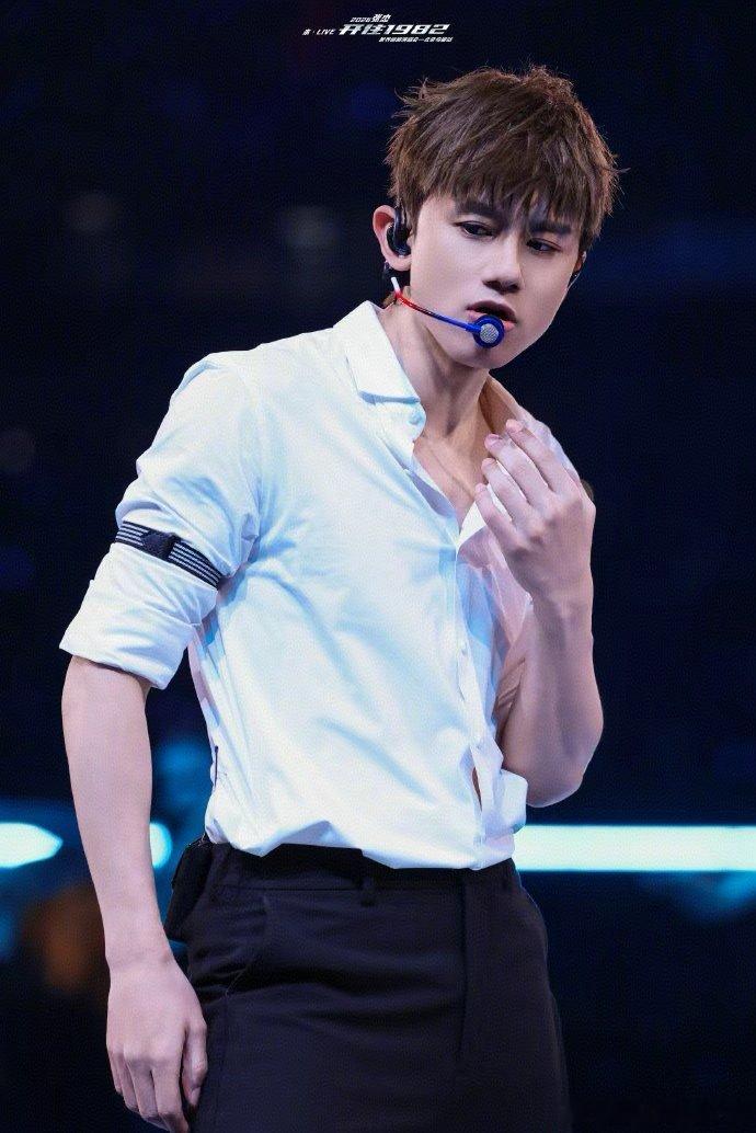 张杰或将参加国粤无双谁的青春又回来了！张杰被曝加盟《国粤无双》，时隔三年重回音