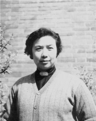延安公认的四大美女，最终都嫁给了谁第一位：红色公主孙维世。之所以说她是公主，是