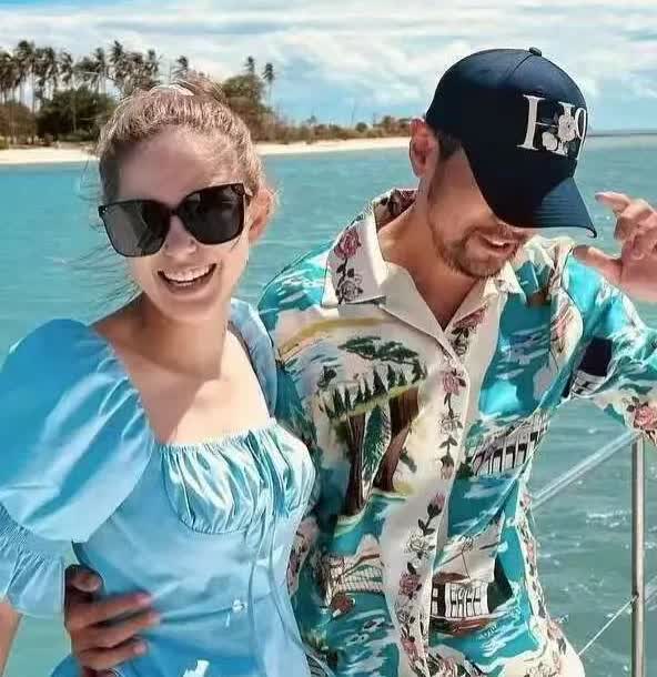 周杰伦是永远不会离婚的，原因很简单，不是他和昆凌利益绑定很深，而