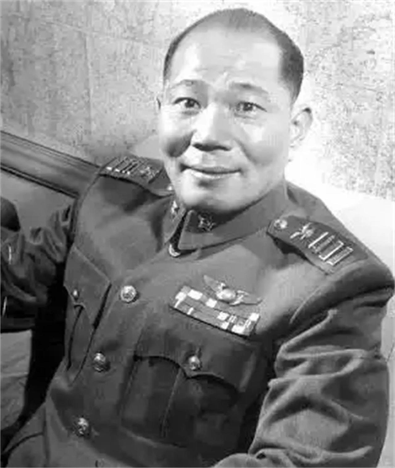 1950年，空军总司令周至柔，去保密局为吴石求情。1950年初冬，马场町那边