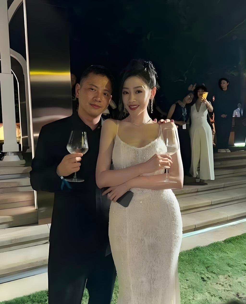 张天爱的跨，赢麻了这身材，说是娱乐圈top，不过分吧？