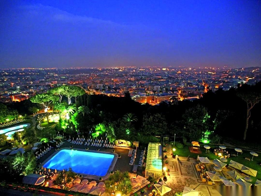 你还别不信，以前挤破头都想往上爬的位子，现在好多人躲都来不及。真事儿。搁十年