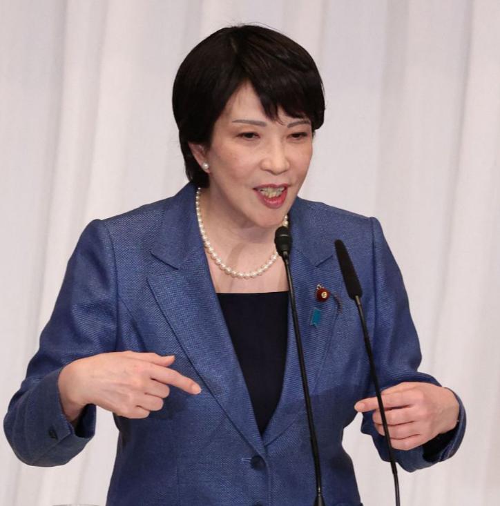 日本主动找中国了。 据日本共同社8月12日报道，多名消息人士透露，日本首相高