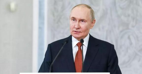 俄乌冲突打到现在，特朗普才发现：还是中国高明，美国却学不来！ 俄乌冲突已经进