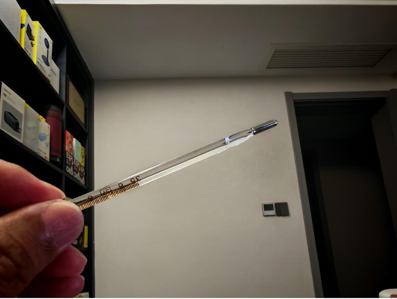 家里还有一个古董物件，估计很多人不喜欢用这种老物件了吧。