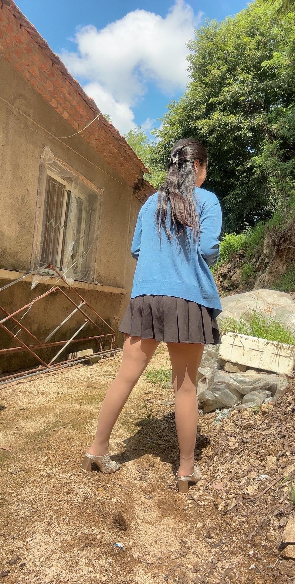 小短裙百褶裙少女甜系女孩户外
