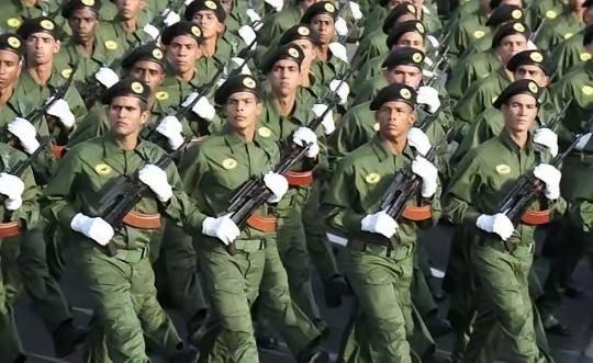 美国敢不敢打古巴？先说结论，大概率不敢！很多人都拿伊朗和古巴比，觉得美国连伊朗