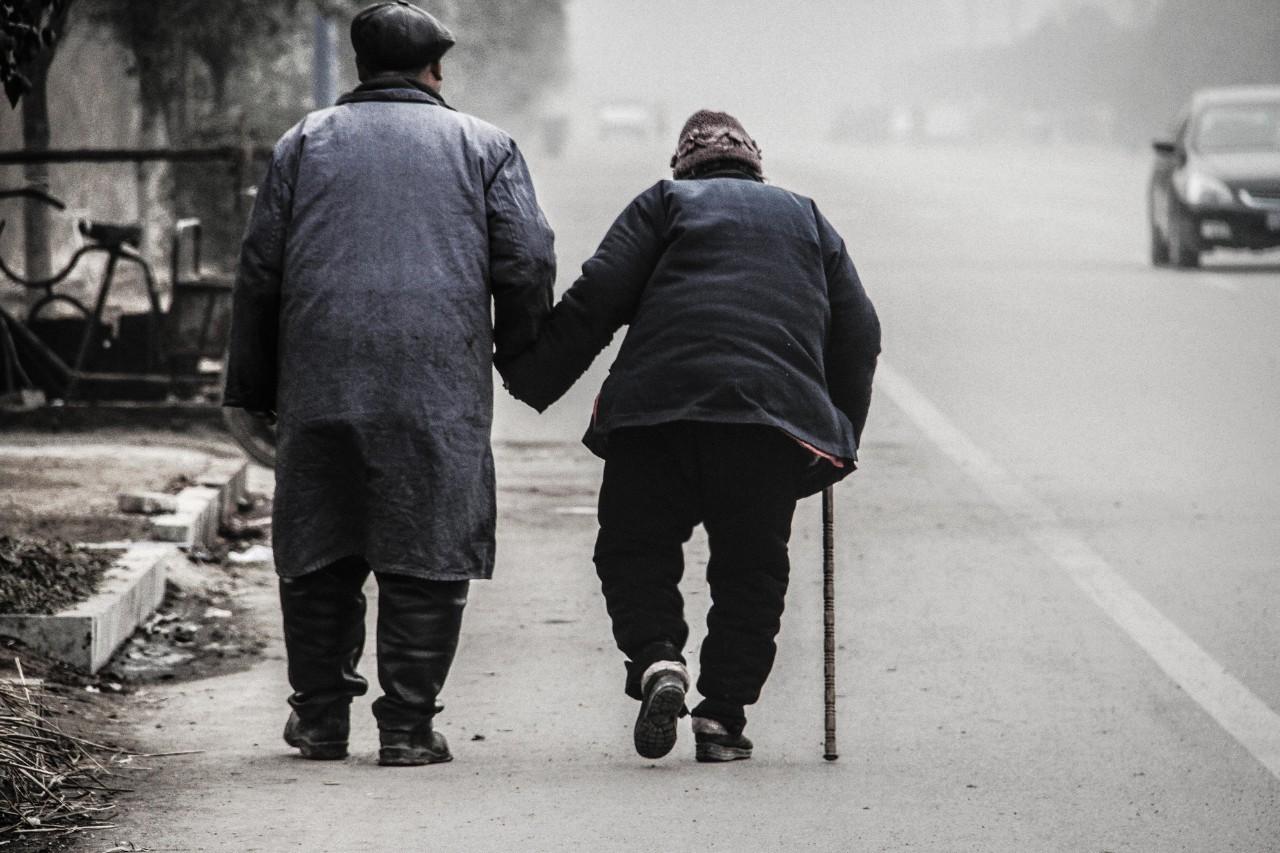 妈妈，请你多爱自己一点，好吗？这两天给家里打电话，听到电话中她的声音有点不对劲