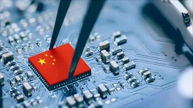 中国买了光刻机，却不急着造芯片？美国专家直言：他们在下一盘大棋！实际上，这一策略