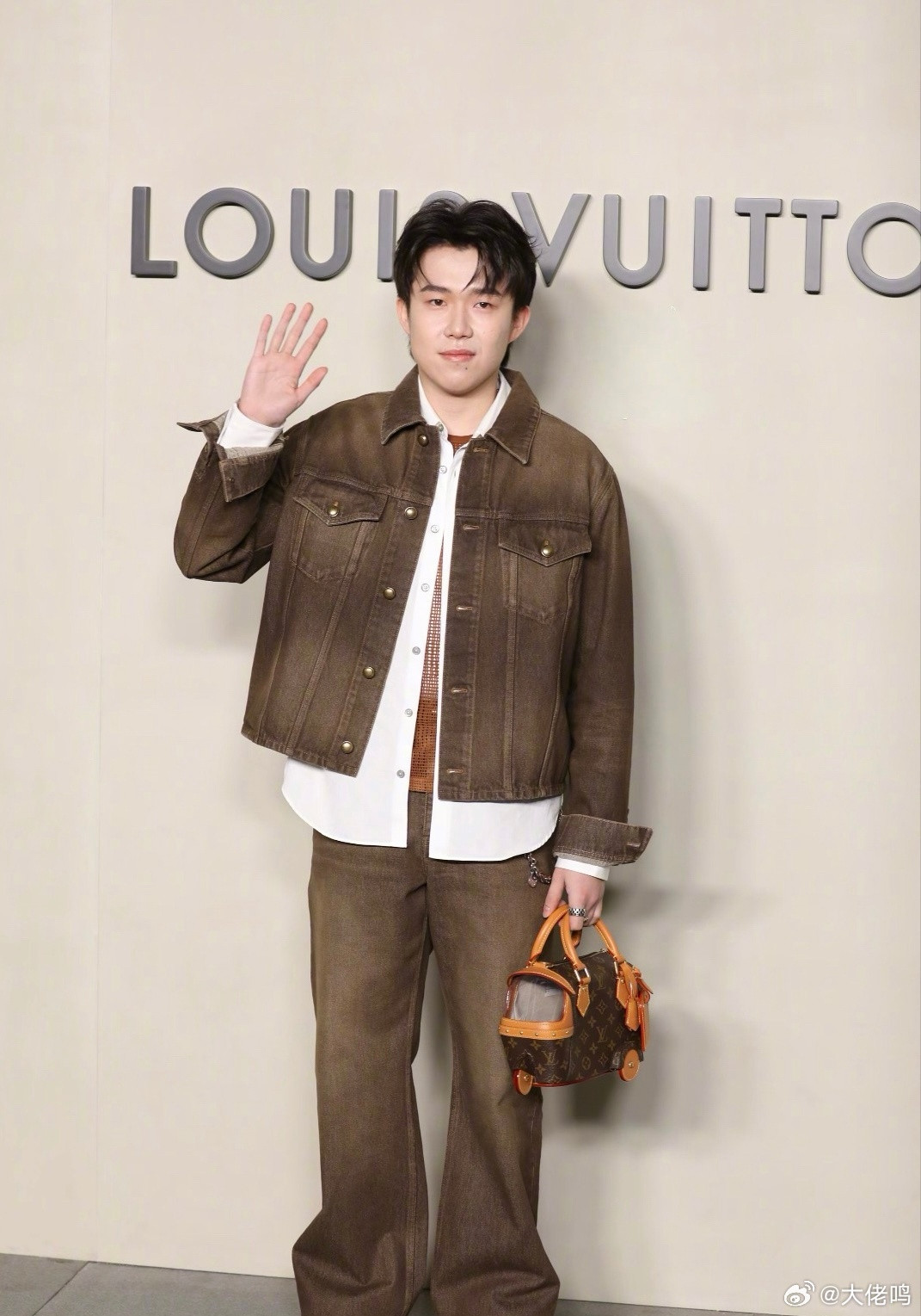 王楚钦LV品牌大使应该是LV请的唯一一名体坛明星吧，人气可一点不输那些明星鲜肉们