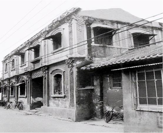 妓女的洗心革面重新做人1949年11月，北京关闭了所有妓院，废除娼妓制度，妓女