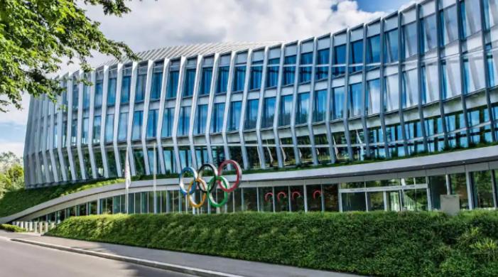 国际奥委会最终还是不得不向特朗普妥协了，国际奥委会26日发布公告：奥运会或国际奥