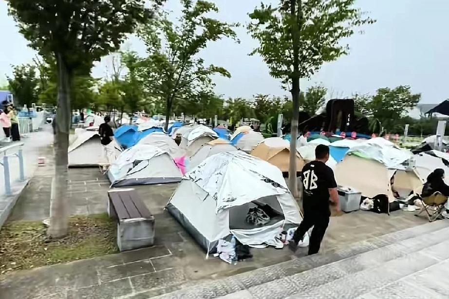 “你涨你的价，我住我的帐篷”过去我就对节假日涨价收割游客（美其名曰淡旺季调节
