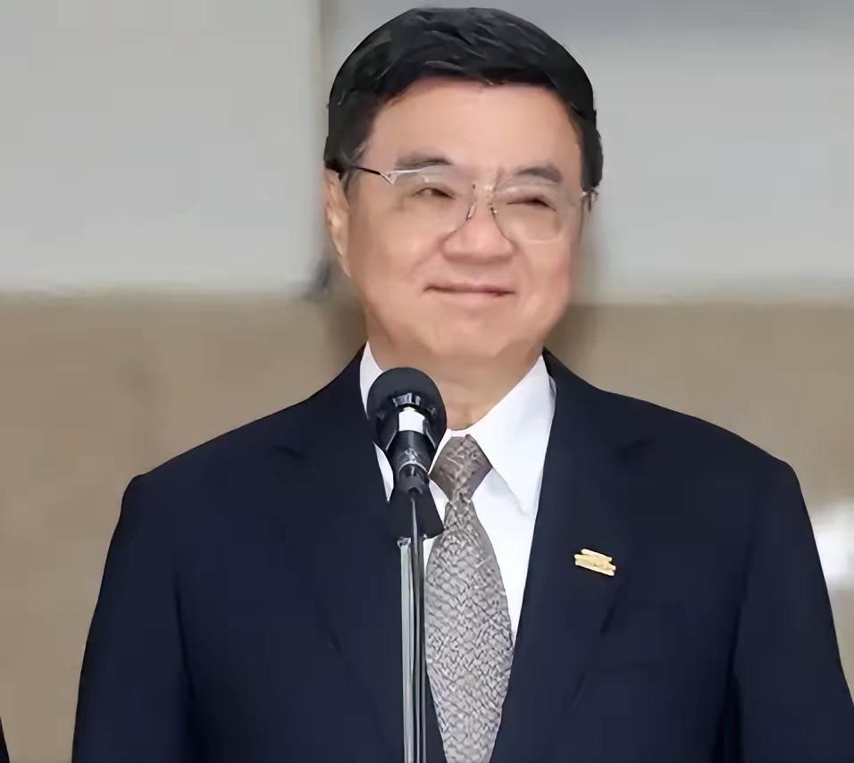 就在刚刚，台“行政院长”卓荣泰发表声明。7月15日他去台中参加亚洲台湾商会活
