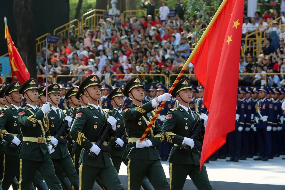 越南刚与美国签协议，又向中方发“阅兵邀请”，4个月后又想在河内看到解放军？据多