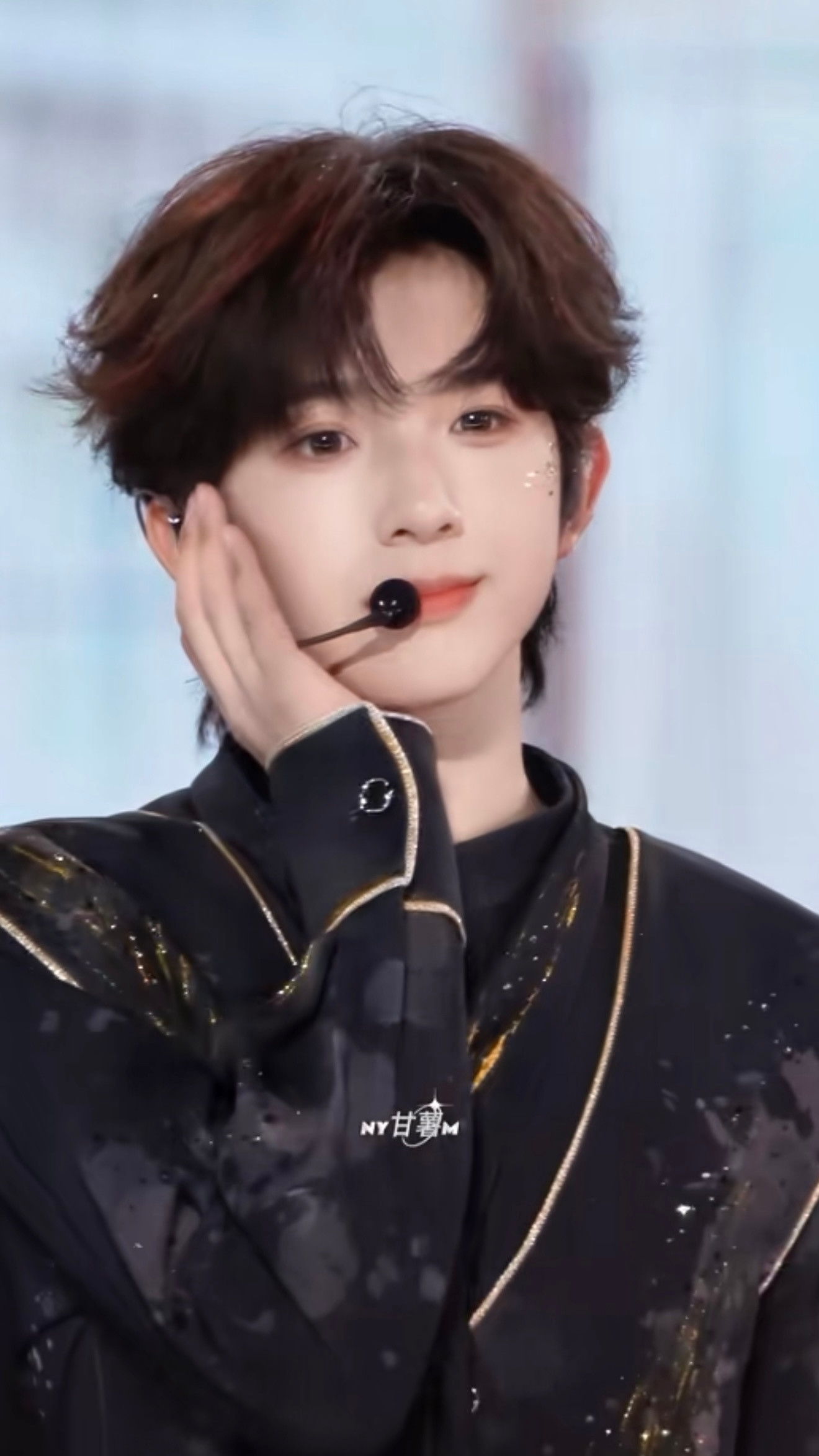 我们茗茗就算是女孩子也是卡哇1的呀^^