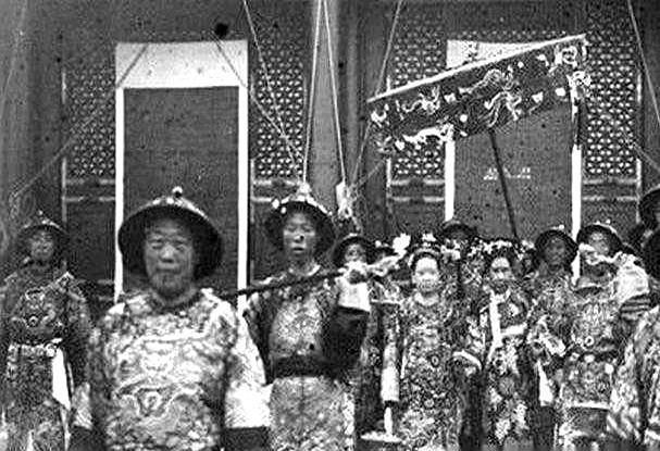 你知道太监，最狠的是什么吗？不是割蛋。是连根拔起，一点不留，彻彻底底