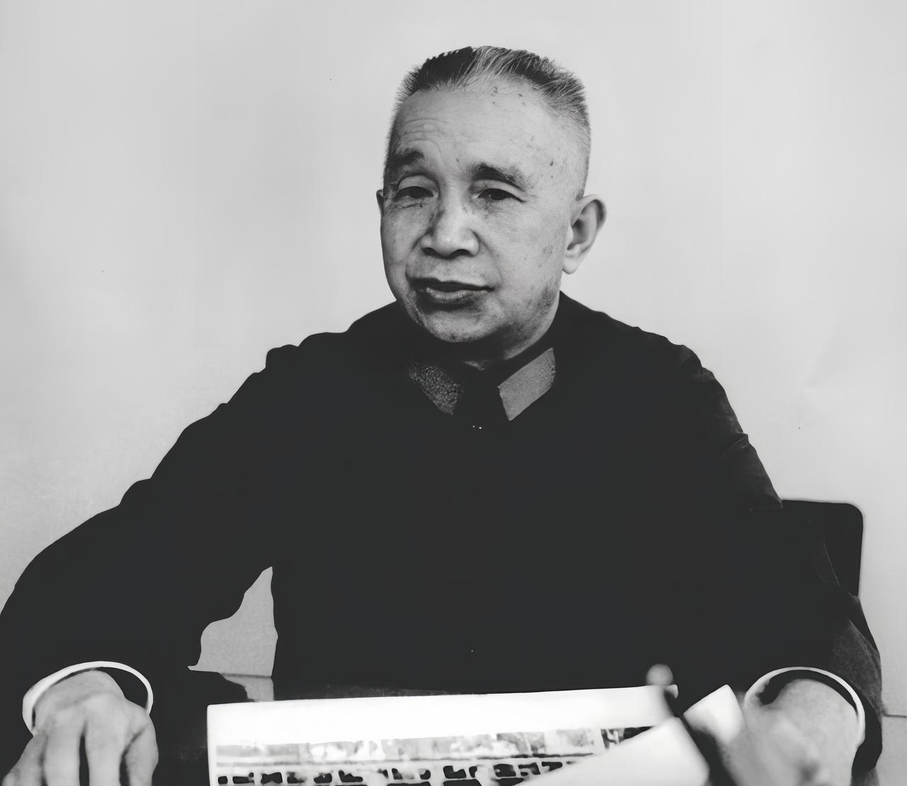 1993年，粟裕大将逝世十周年。他的老部下们，原南京军区副参谋长金冶等五位华野老