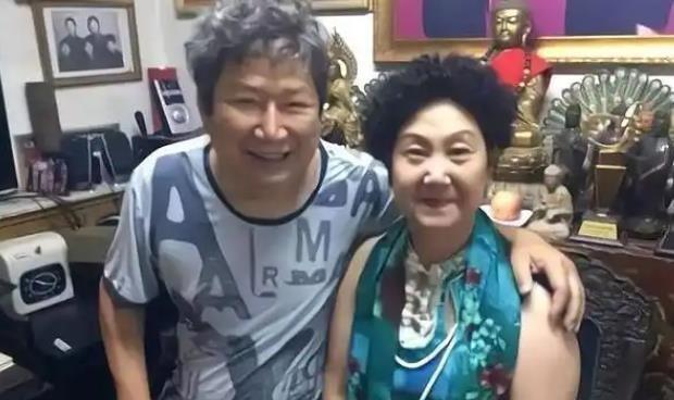 1989年，40岁李春平娶了78岁好莱坞影星，继承70亿遗产，后来女影星弥留之际