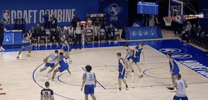 行情暴涨！由于在NBA联合试训比赛中的出色表现，杨瀚森的模拟顺位直接飙升到第29