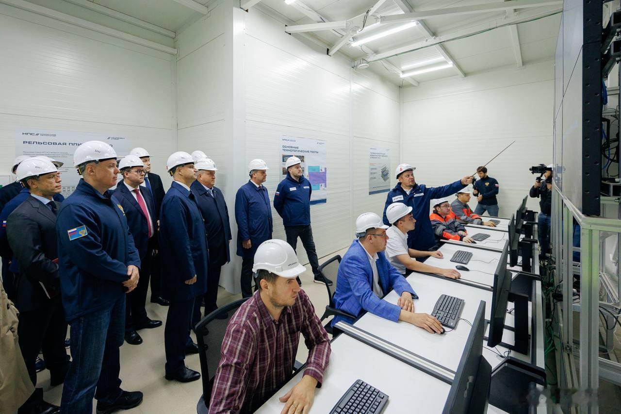 俄罗斯诺夫哥罗德大诺夫哥罗德市的“国家项目建设”工厂，正式开启莫斯科‑圣彼得堡高速铁路（ВСМ）轨道