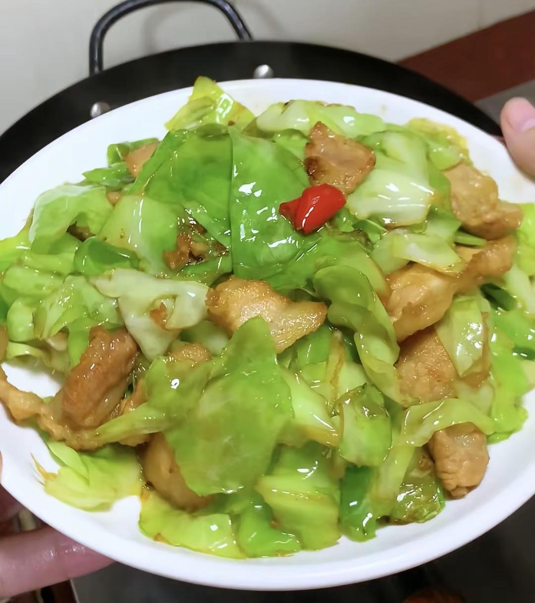这怕是家常菜的最高境界了吧，我真的是做不出来这样的！