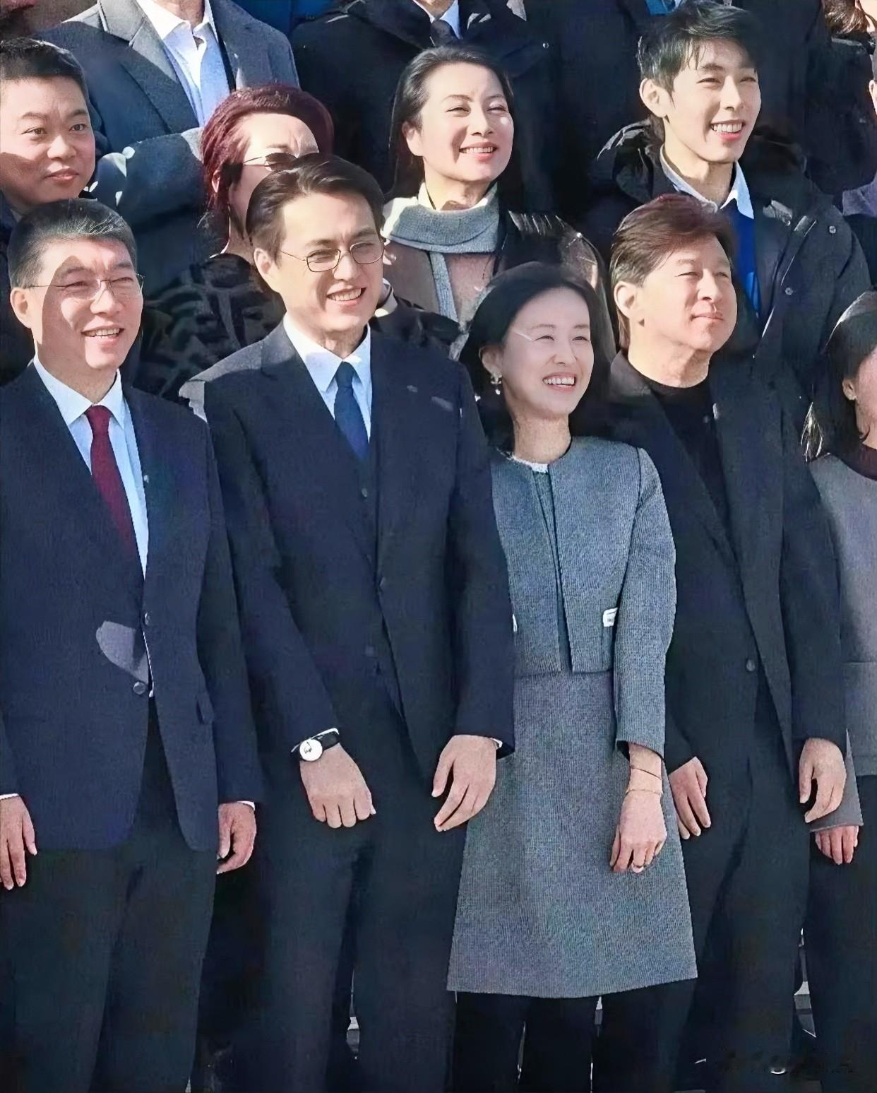 全天下我最羡慕的男人，当属靳东倒不是因为他有钱、名气大，而是他活得太清醒了！