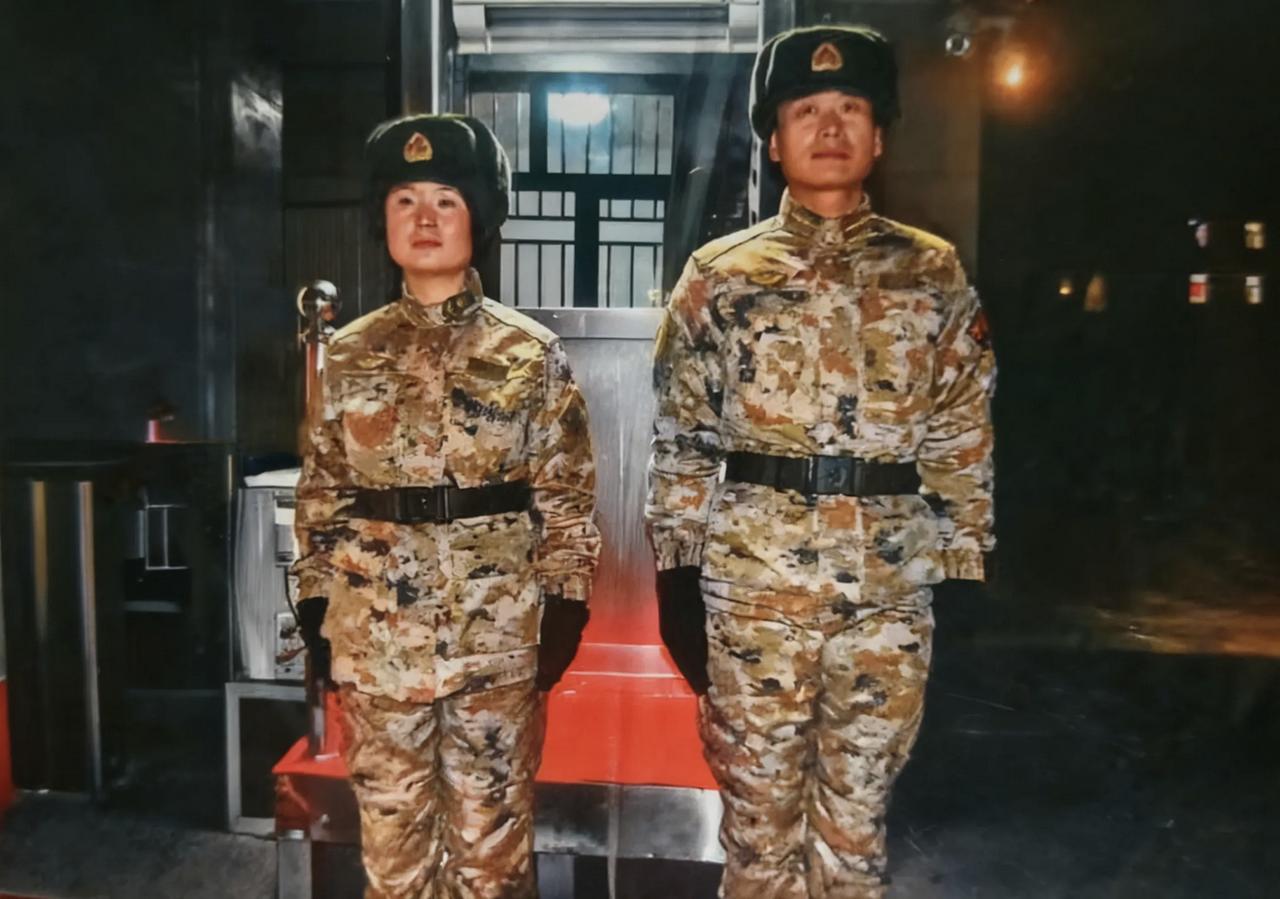 杨红超、纪青华，自2018年潜水集训时结缘，到2020年步入婚姻殿堂，这对双军人