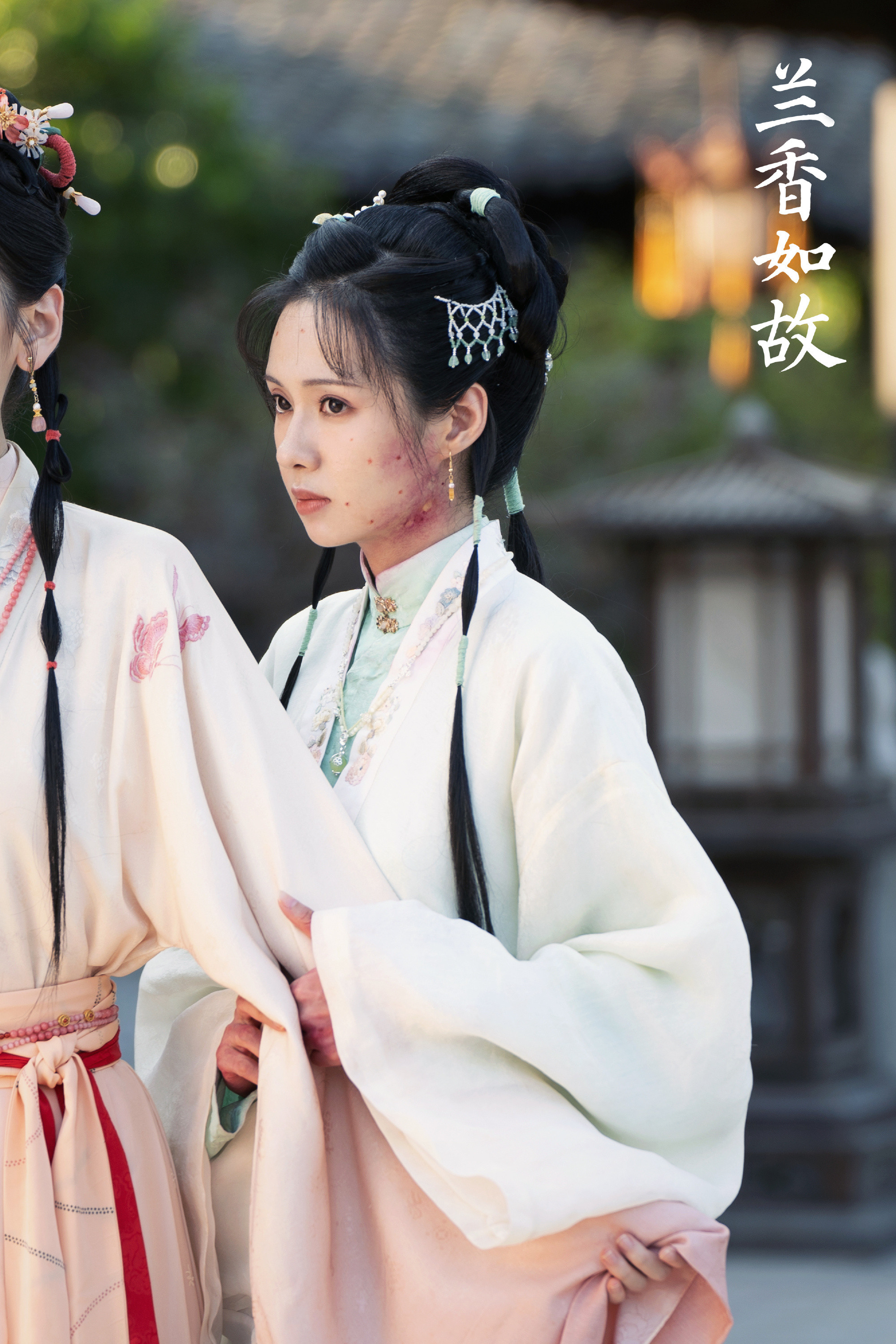 大家有没有发现现在娱乐圈一个很离谱的现象？演员认认真真宣传自己辛辛苦苦拍出来的剧，居然还要被骂过度营