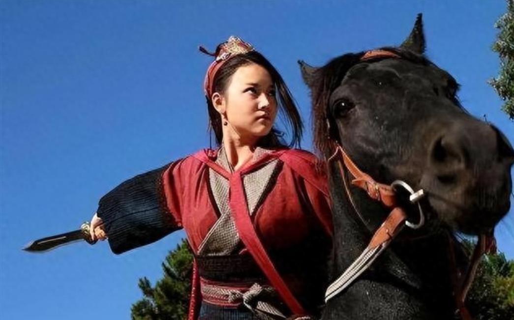 难怪扈三娘嫁给王英时不反抗，你看她被活捉后，宋江都做了什么？ 读《水浒传》最