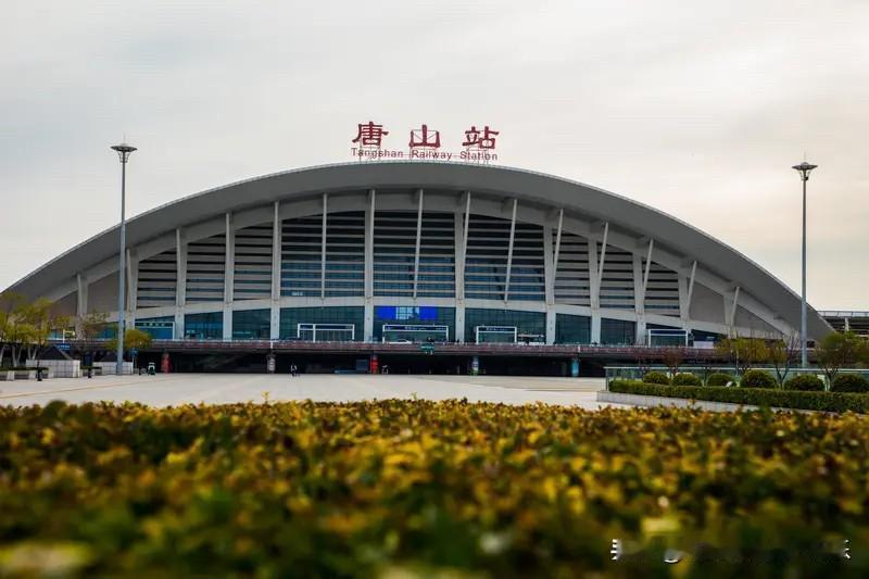 唐山楼市这几年快要把之前涨的都吐出了。在2021年唐山楼市巅峰的时候，唐山路北