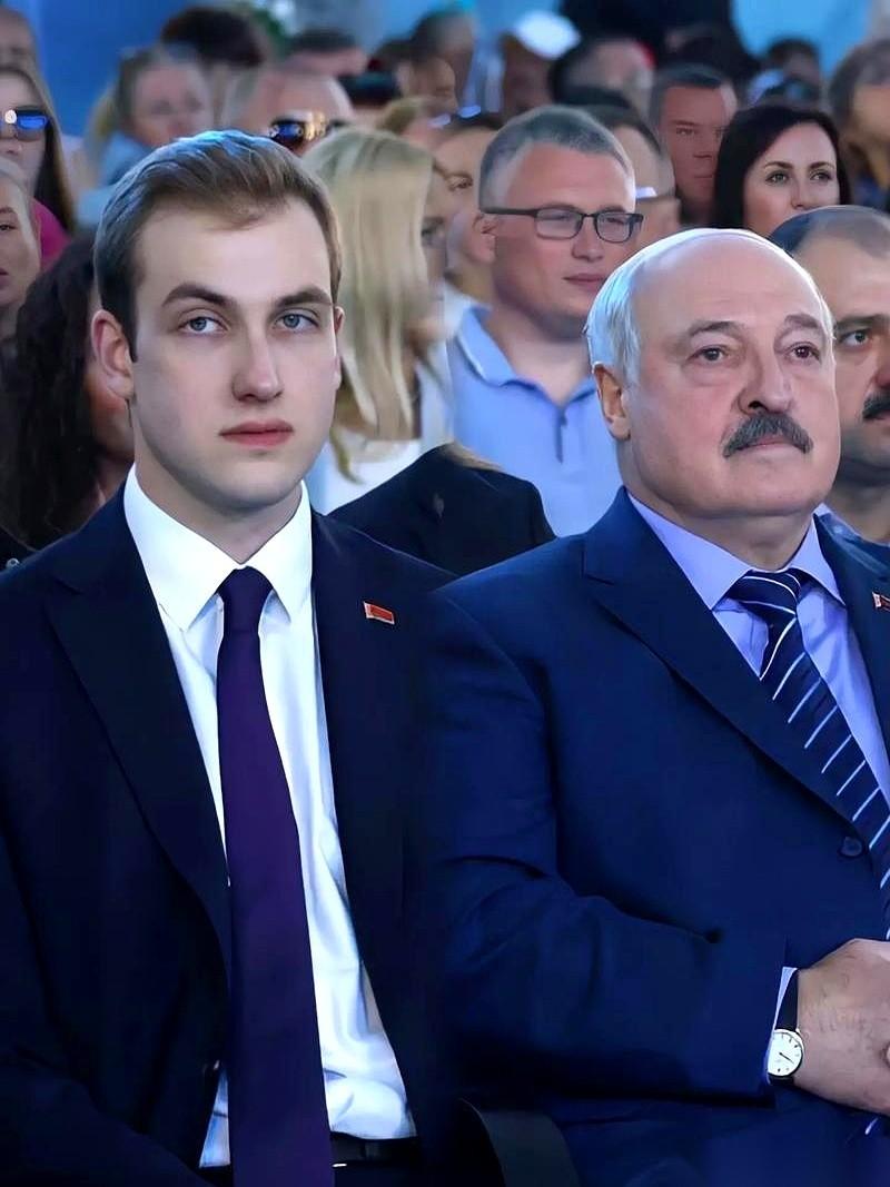 这事儿，怎么说呢，越琢磨越觉得里面都是戏。普京让卢卡申科的公子，那个帅得不像话