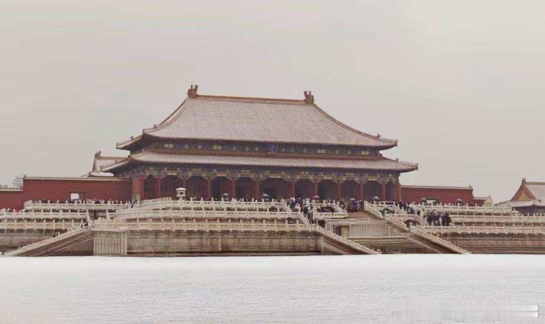2025冬天的第一场雪，总要在故宫吧故宫爱上紫禁城故宫博物院一百岁202