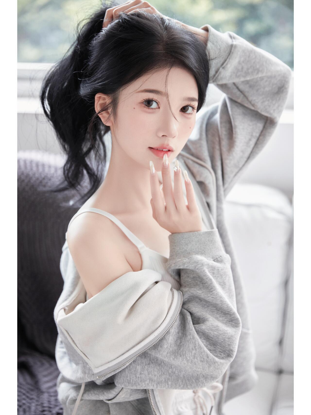 纯欲高学历学姐写真（9.2分）