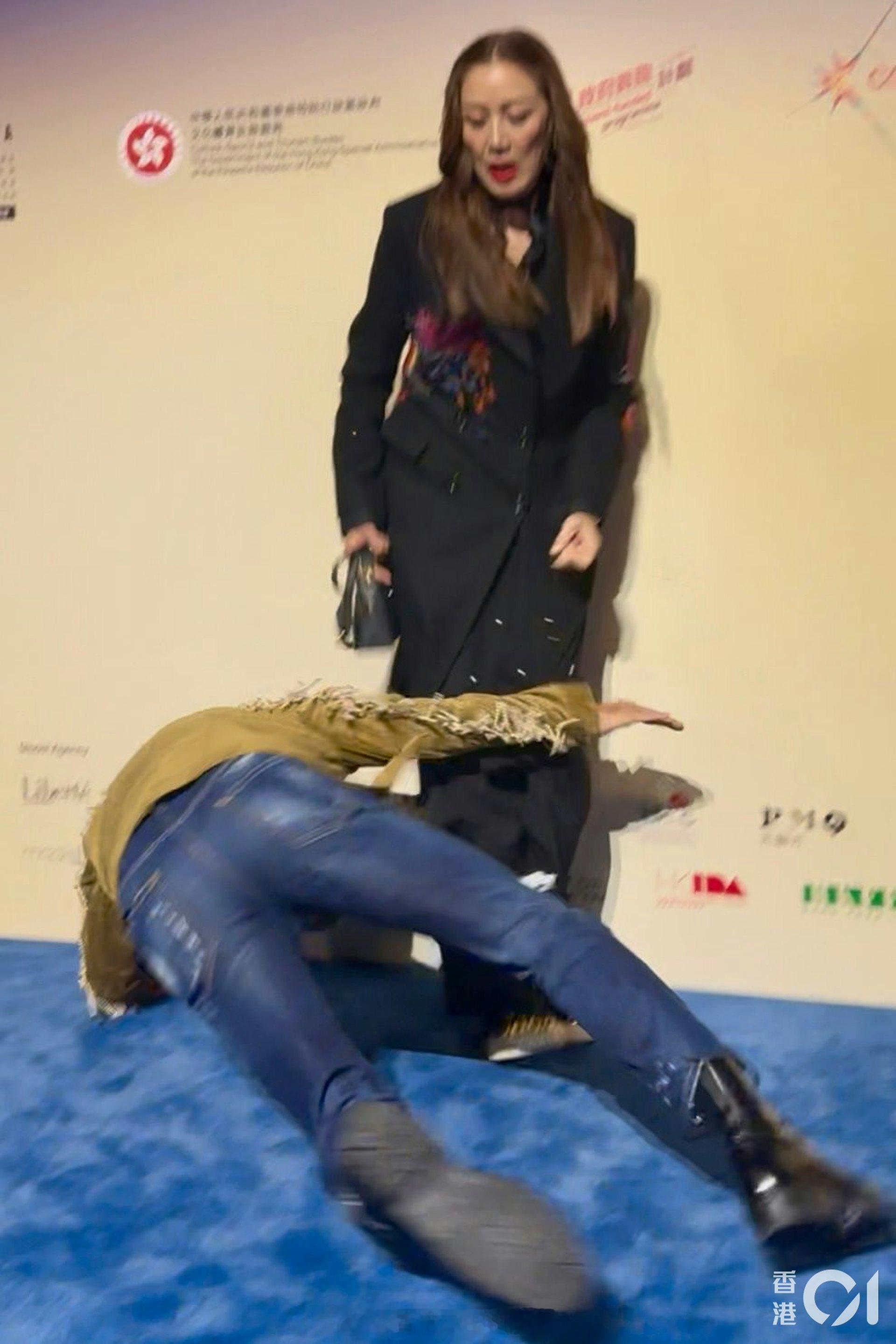 任达华滑倒华丽转身摆姿势网民赞老当益壮：身手好过好多后生仔|香港01现年7