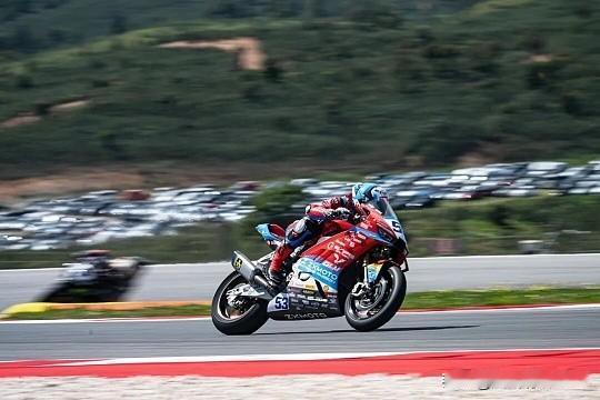 张雪机车53号荷兰站比赛，53号发挥失常只有得到第4名。在WSBK荷兰站（阿森